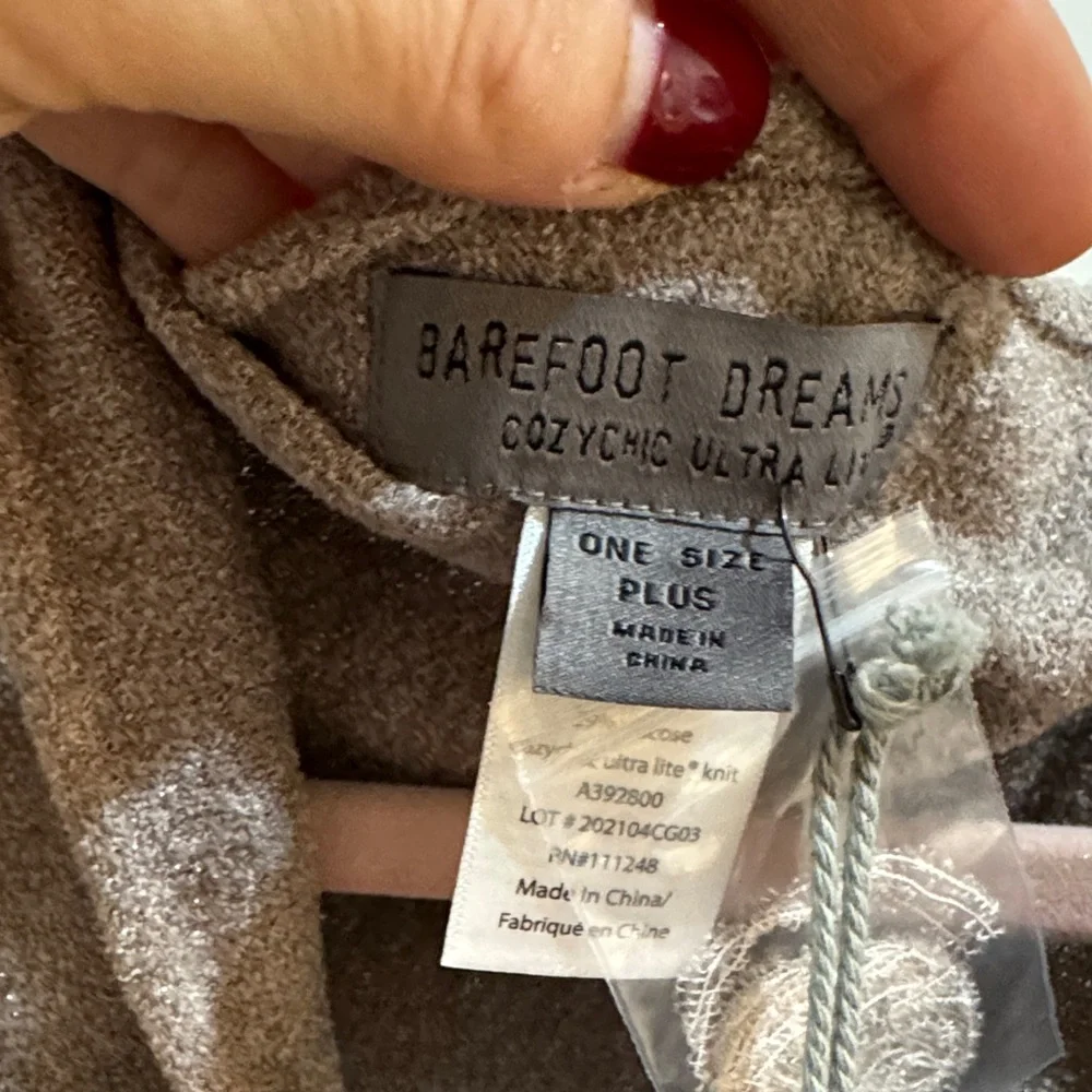 RARE: Barefoot Dreams Three-Tone Poncho in Brown, Beige and Taupe One Size Plus